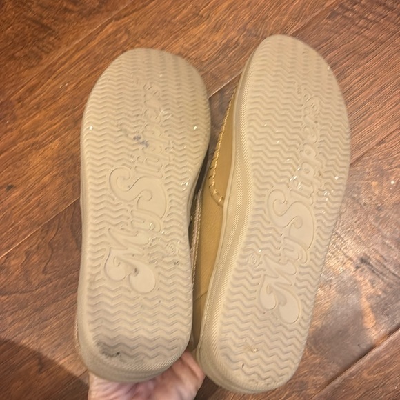 My Pillow Mr Slippers Women Size 9 - Picture 2 of 3